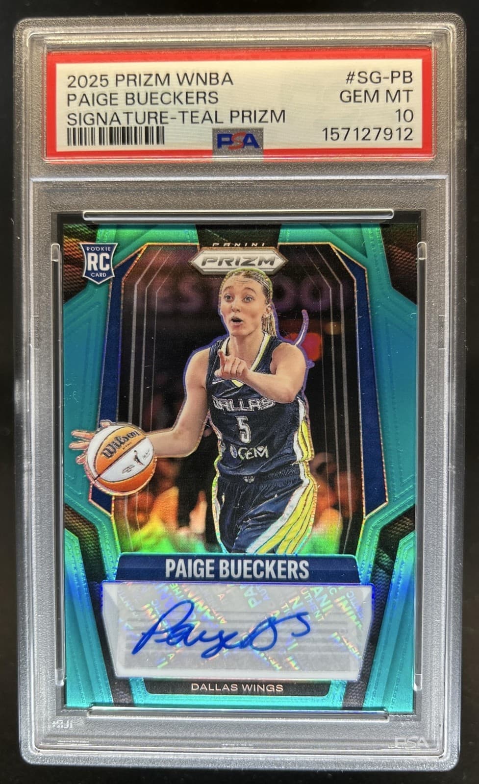 2025 Panini WNBA Prizm Paige Bueckers Signatures RC Teal Auto #/35 Wings PSA 10
