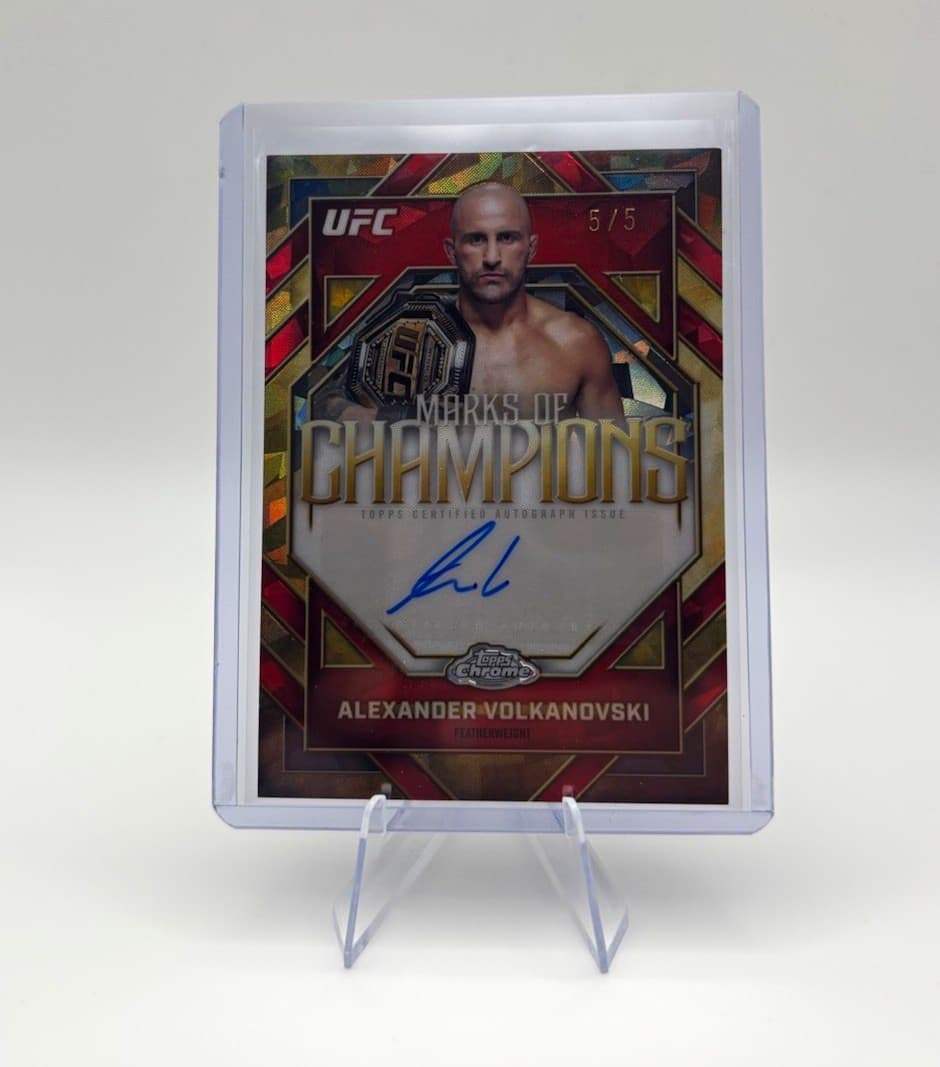 2026 Topps Chrome Sapphire,  UFC Marks of Champions Volkanovski Auto #MOC-AV 5/5