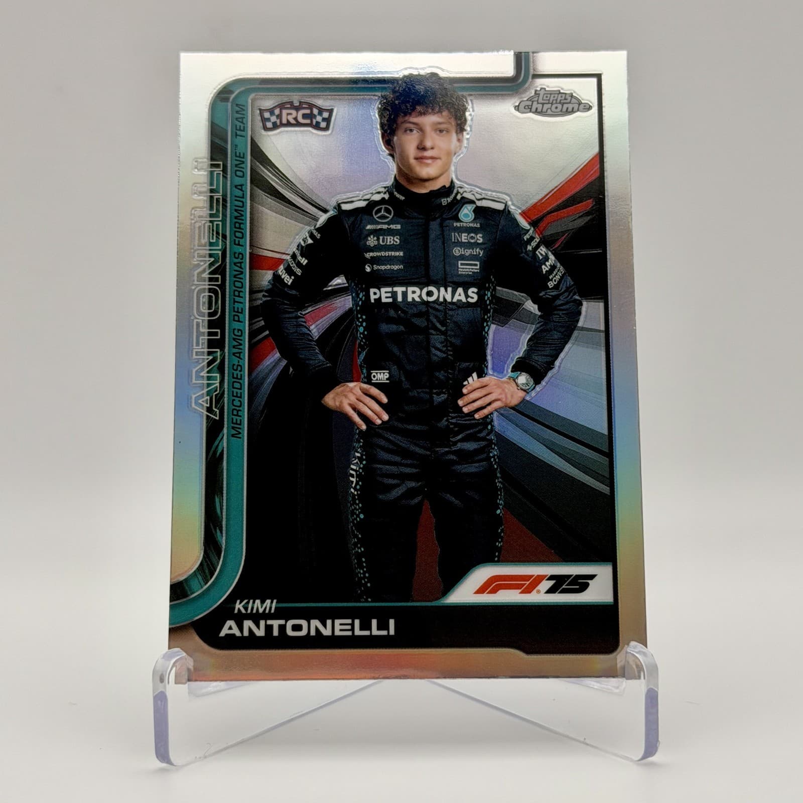 2025 Topps Chrome Formula 1 F1 #8 Kimi Antonelli Portrait Refractor RC