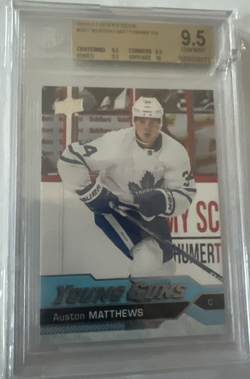 2016-17 Upper Deck - Young Guns Auston Matthews #201 (RC) BGS 9.5