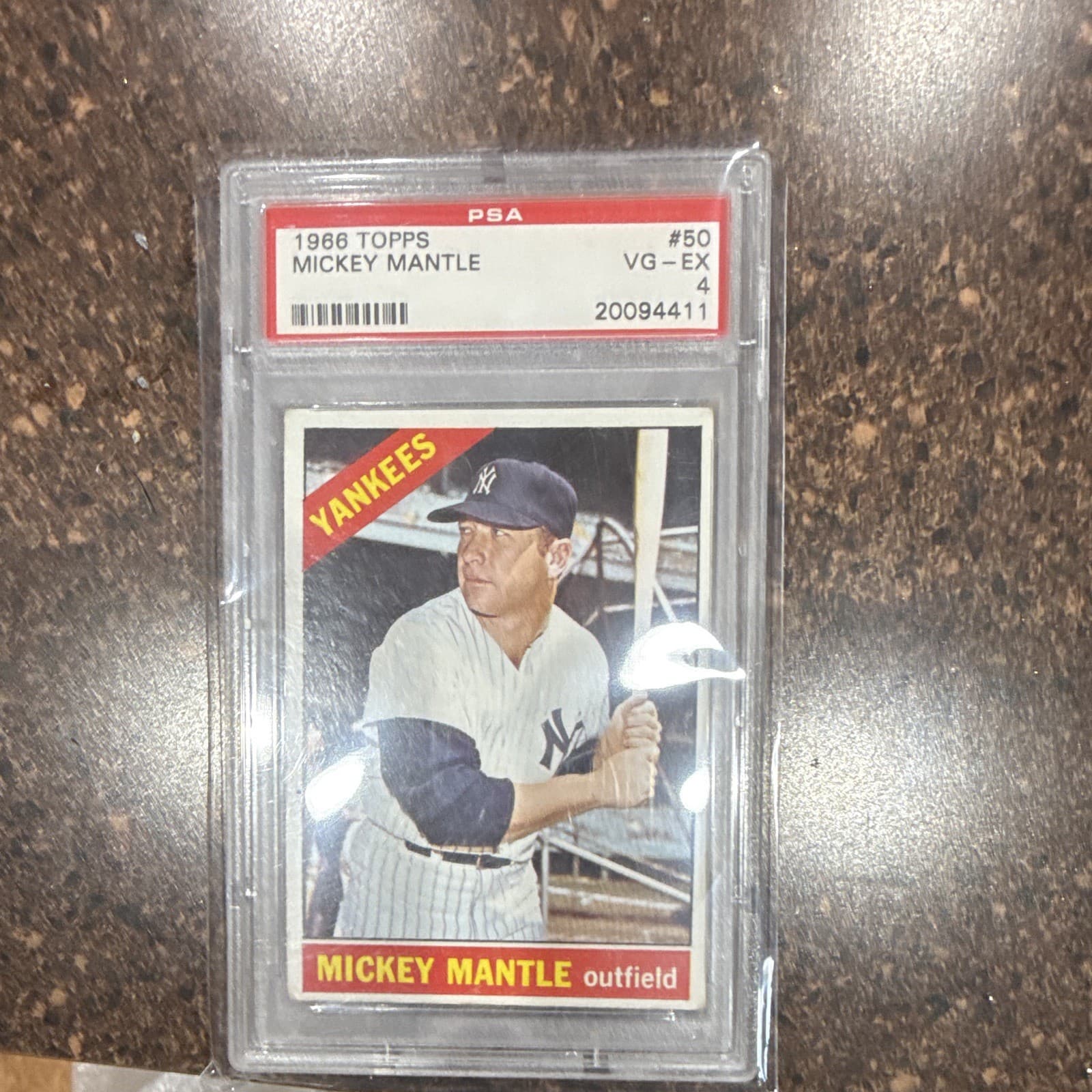 Topps PSA Graded 2-Card Lot 1966 Mantle #50 + 1967 AL Rookie Stars #569