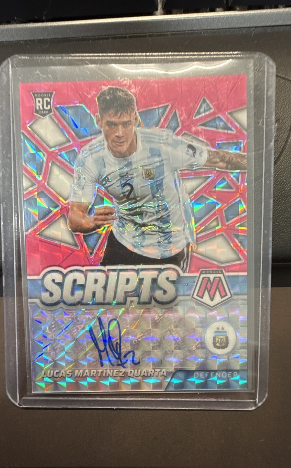 2021-22 FIFA - Mosaic Lucas Martinez Quarta #S-LMQ Pink Prizm /10 (AU, RC)