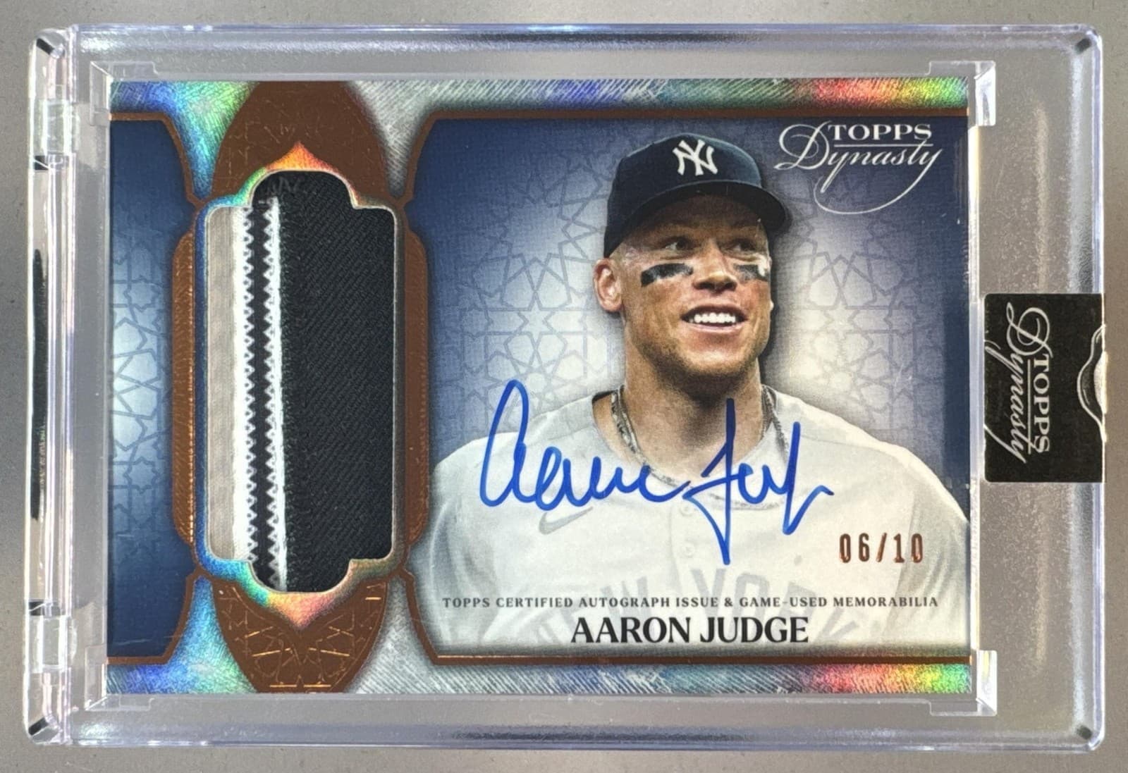 Aaron Judge 2025 Topps Dynasty #DAP-AJ9 GU Patch Auto 6/10