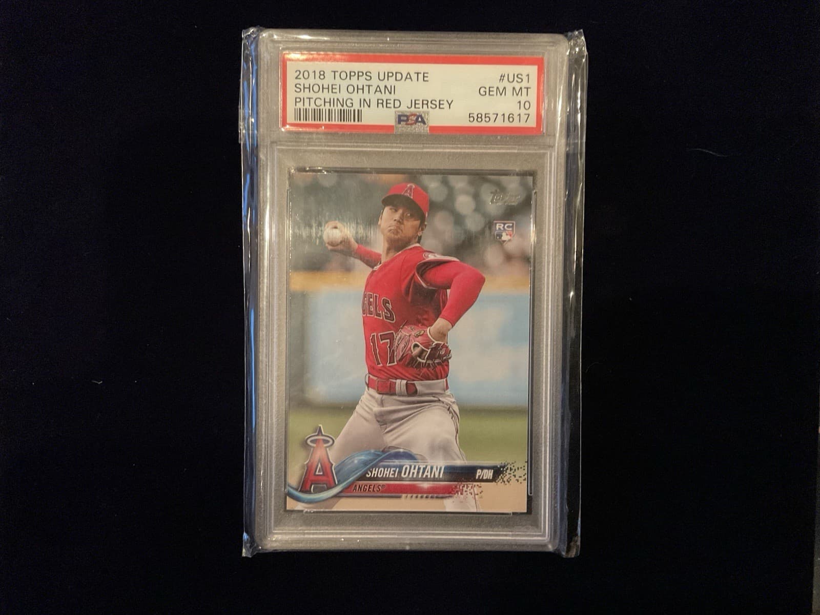 2018 Topps Update Series - Shohei Ohtani #US1 Pitching, Red Jersey (RC)