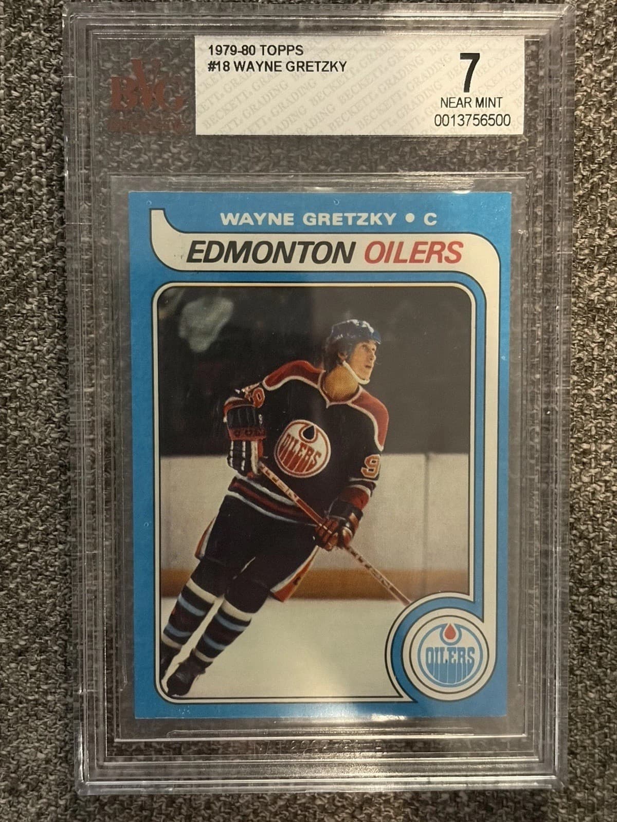 1979-80 Topps - Wayne Gretzky #18 (RC) BVG 7