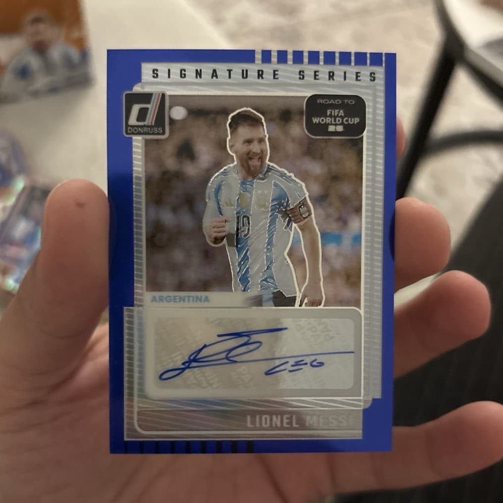Panini Donruss Road to FIFA World Cup 2025-26 Lionel Messi SS-LM Auto