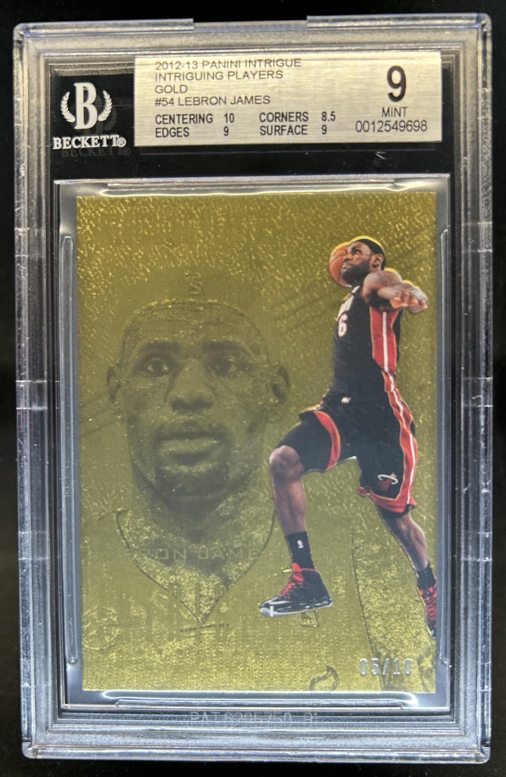 2012-13 Panini Intrigue LeBron James Intriguing Players Gold #/10 Heat BGS 9