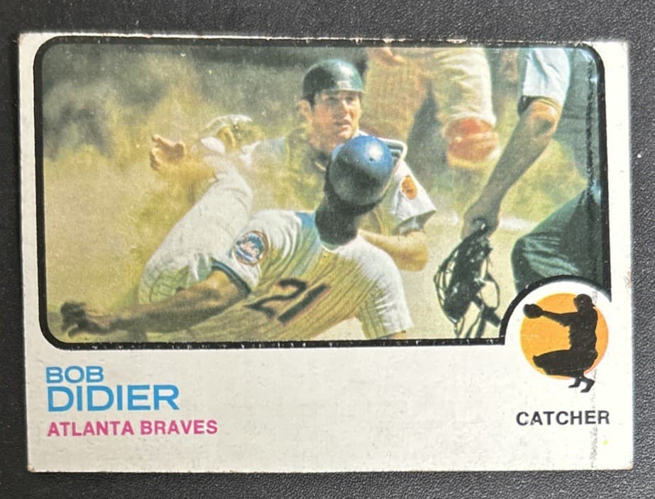 1973 Topps Bob Didier Baseball Card #574 Braves Catcher Poor Miscut Debris