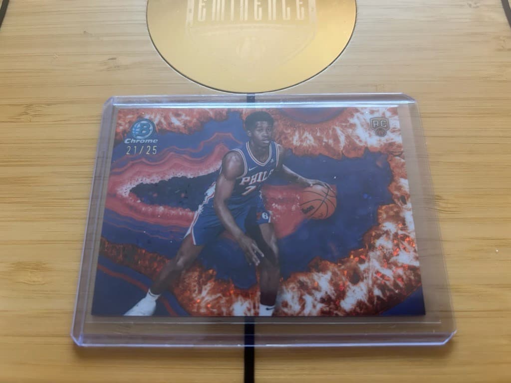 VJ EDGECOMBE 2025-26 BOWMAN CHROME CRYSTALIZED CASE HIT ORANGE REFRACTOR RC /25