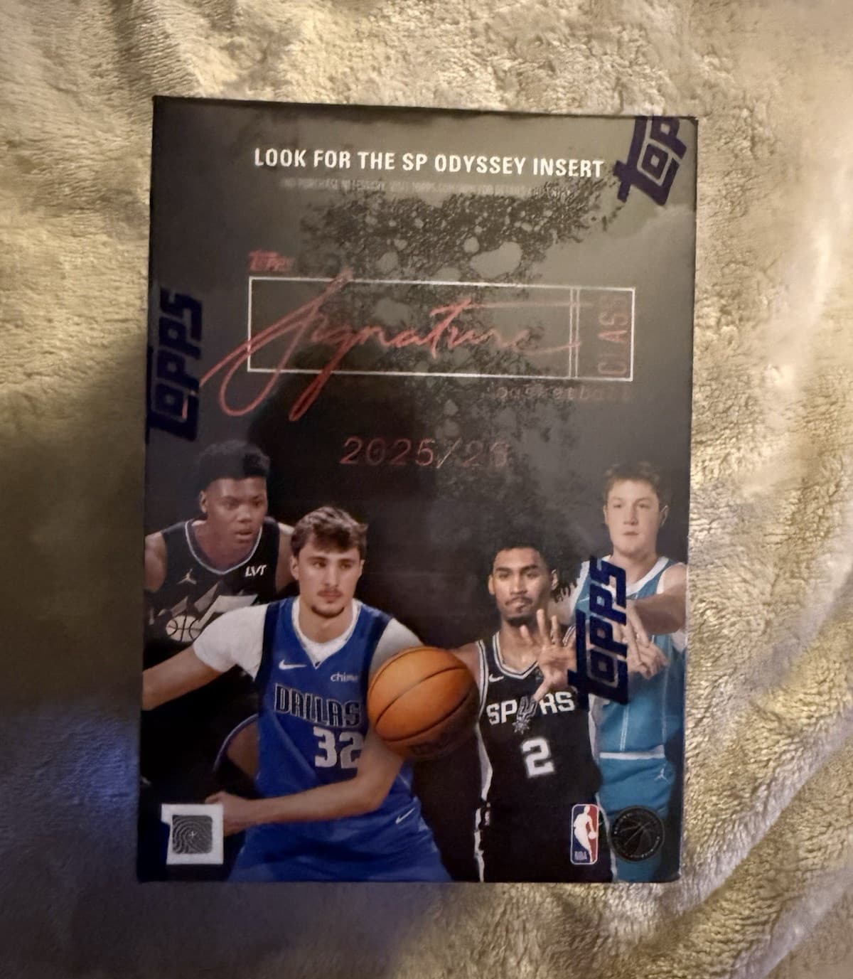 Topps 2025/26 Topps Signature Basketball Sealed Box 42 Cards