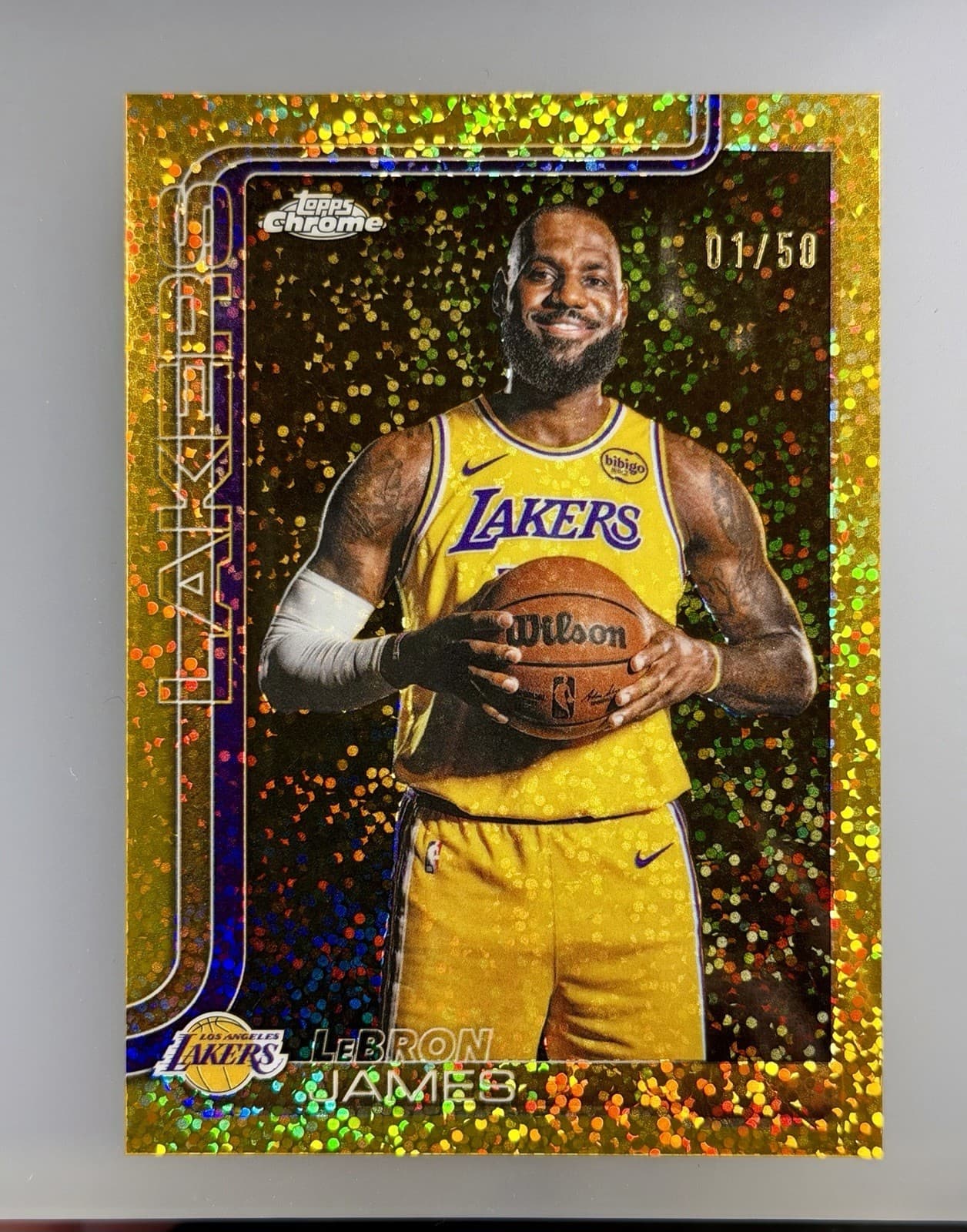 2025-26 Topps Chrome Update #1 Lebron James - Image Variation Gold Speckle 1/50