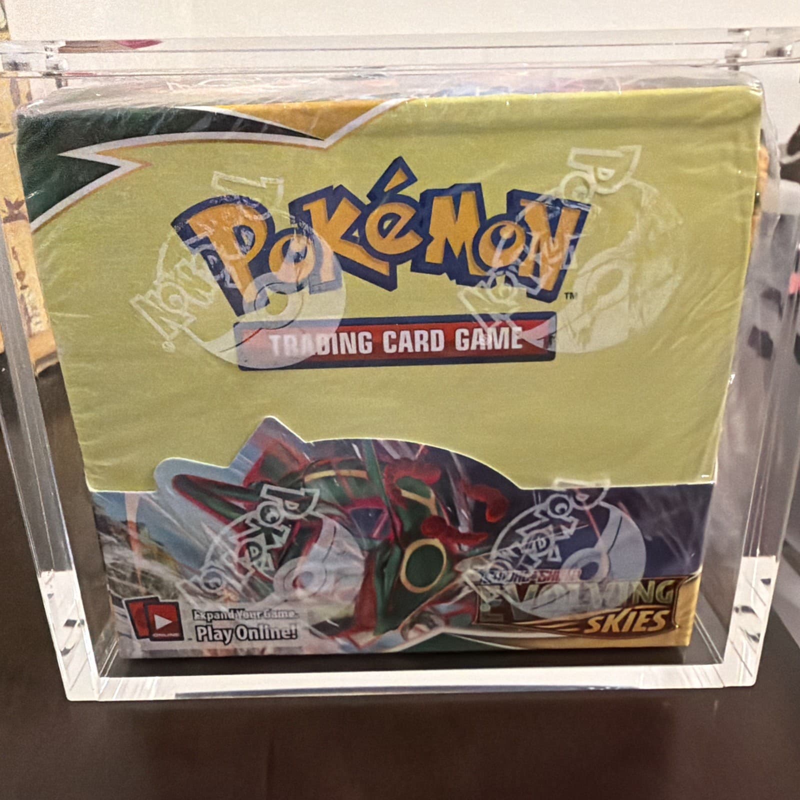 Pokemon TCG SWSH Evolving Skies Booster Box SEALED w/Acrylic Case 🔥🔥🔥