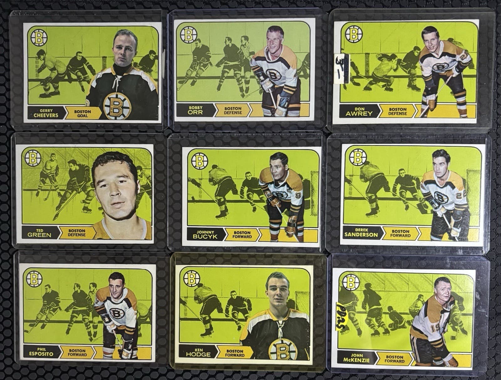 Topps 1968-69 Hockey Card Set of 132 EX/EX-MT Condition