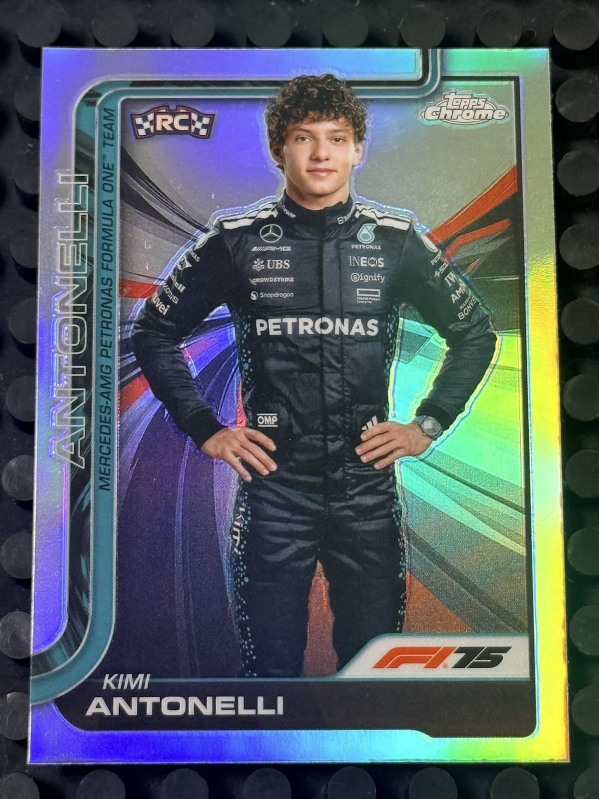 2025 Topps Chrome Formula 1 F1 #8 Kimi Antonelli Portrait REFRACTOR RC Rookie