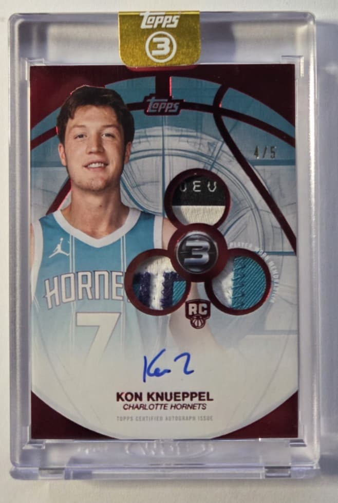 🚨 2025-26 Topps 3 Kon Knueppel Triple Patch Auto Red 4/5 🔥 SSP Rookie RPA