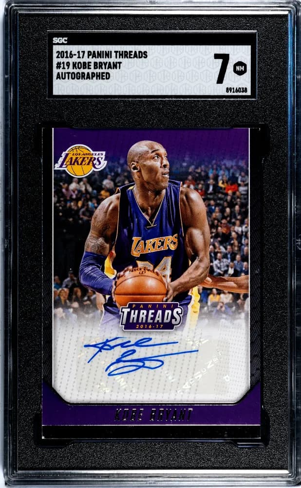 2016 Panini Threads Kobe Bryant #19 Autograph SGC 7