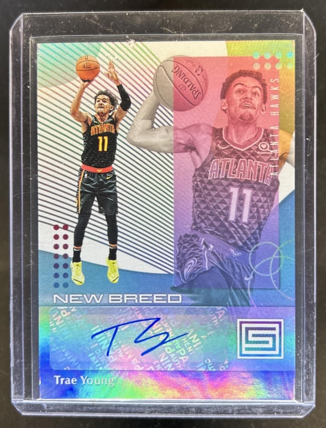2018-19 Panini Status Trae Young New Breed Rookie RC Auto #NB-TYG Hawks