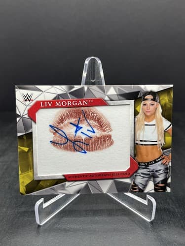 2017 Topps Road to WrestleMania WWE Liv Morgan Kiss Autograph Auto Gold 06/10