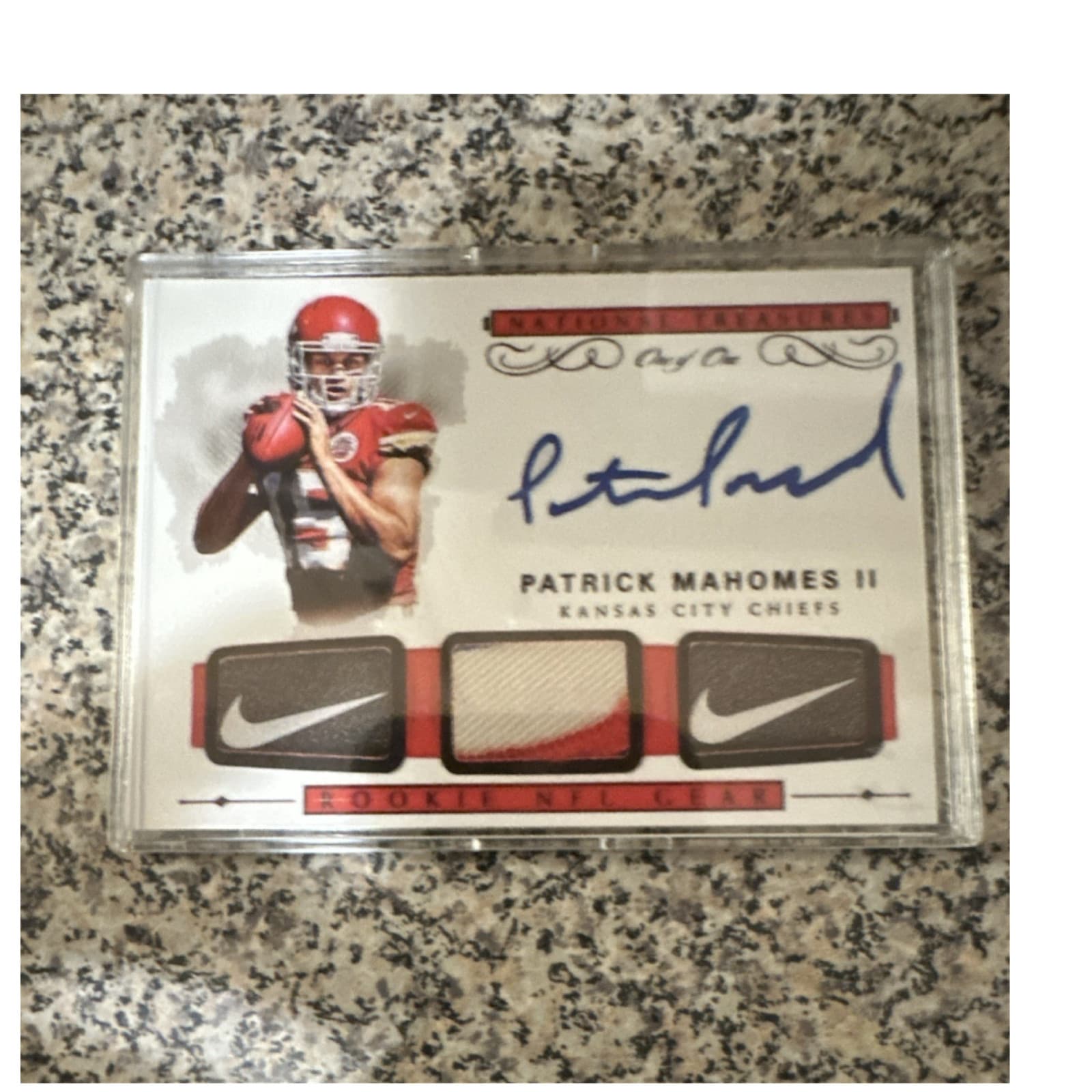 Panini 2017 National Treasures Patrick Mahomes II Chiefs Rookie Auto Dual Mat #9