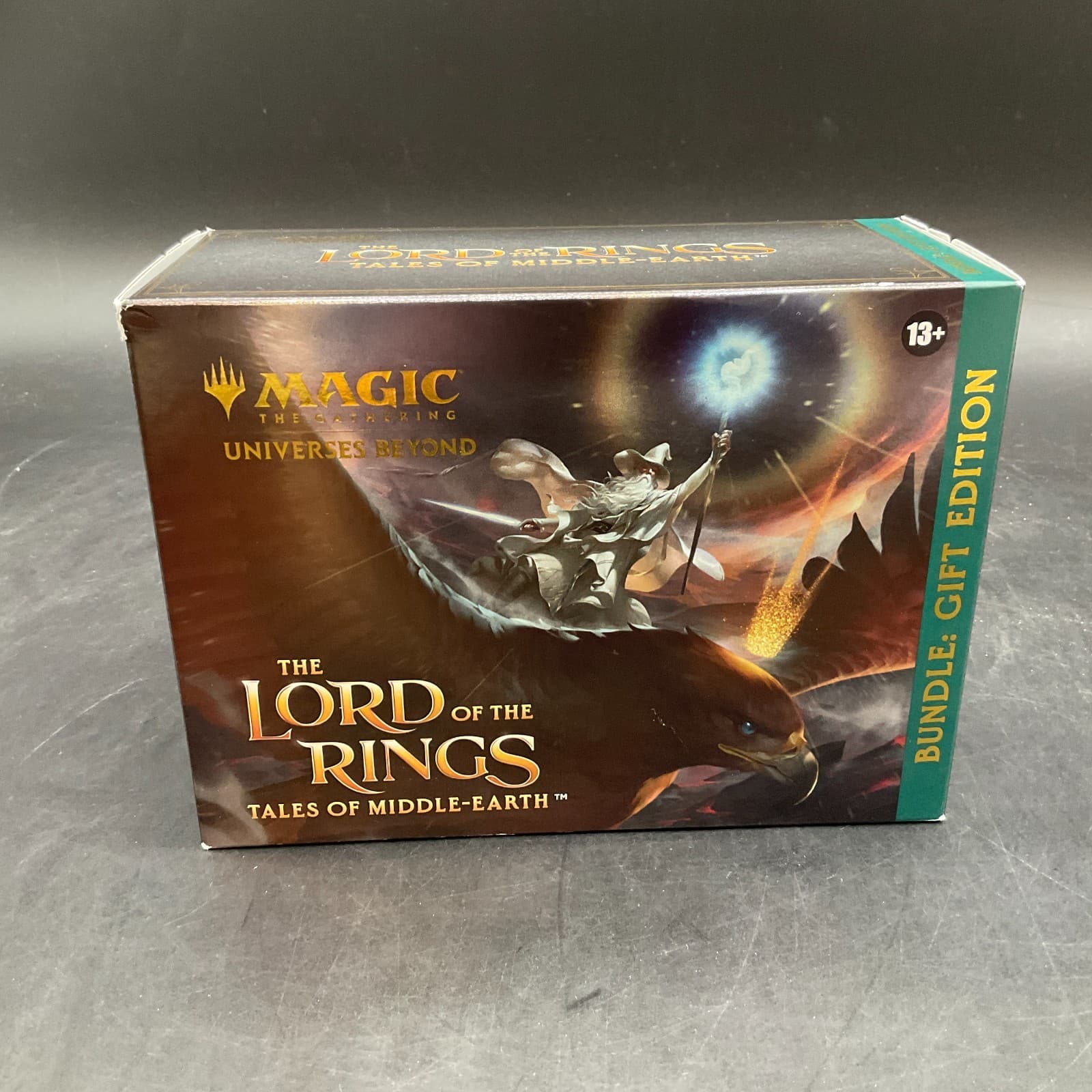 Magic The Gathering The Lord of The Rings Tales of Middle-Earth Gift Bundle