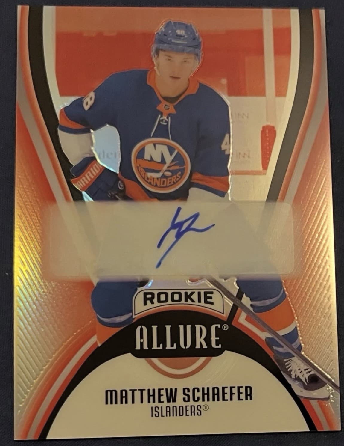 2025-26 Upper Deck Allure Matthew Schaefer Red Rainbow Auto RC Islanders