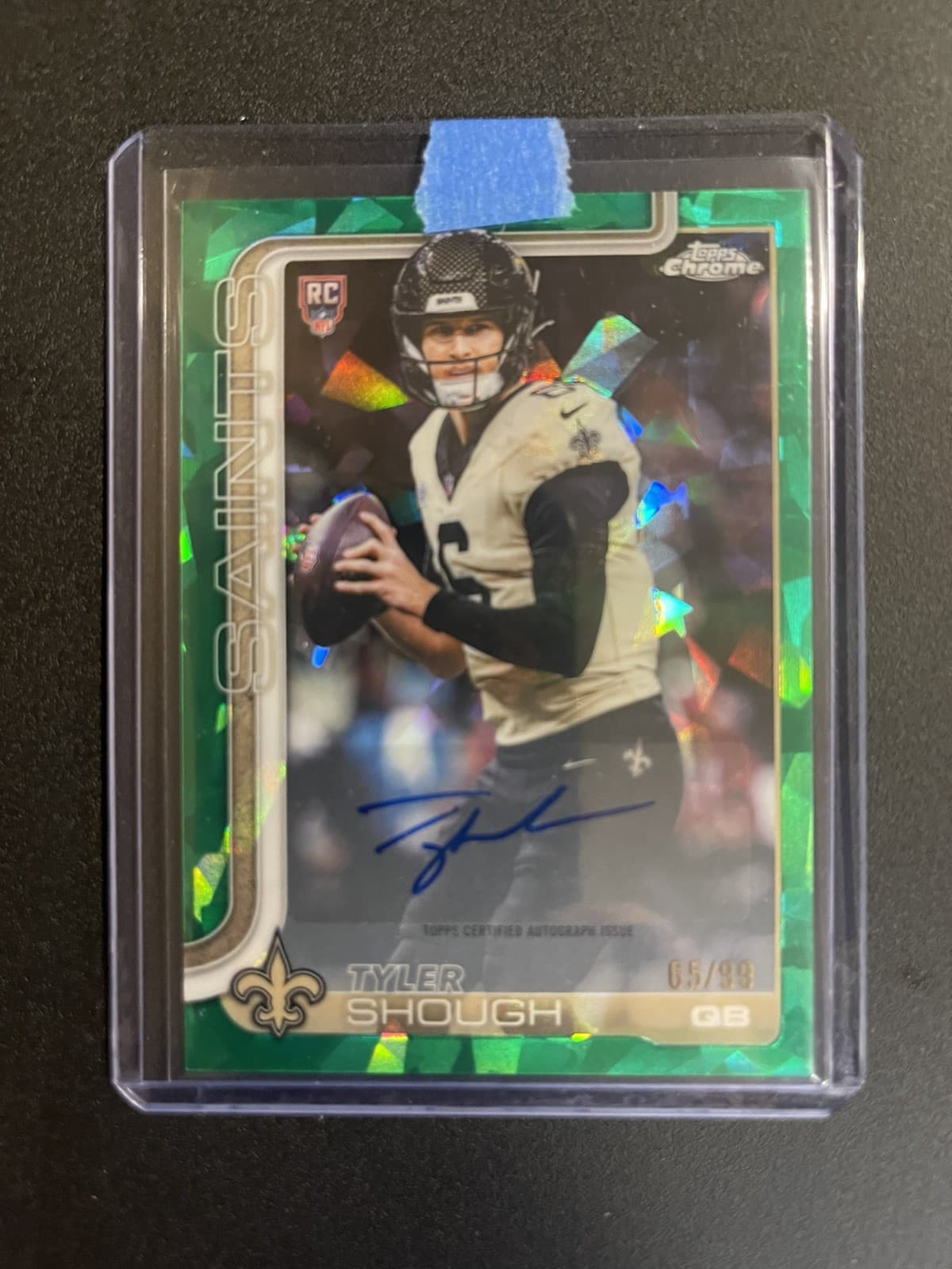 2025 Topps Chrome ‘Sapphire’ Tyler Shough Green Auto /99 Saints QB RC