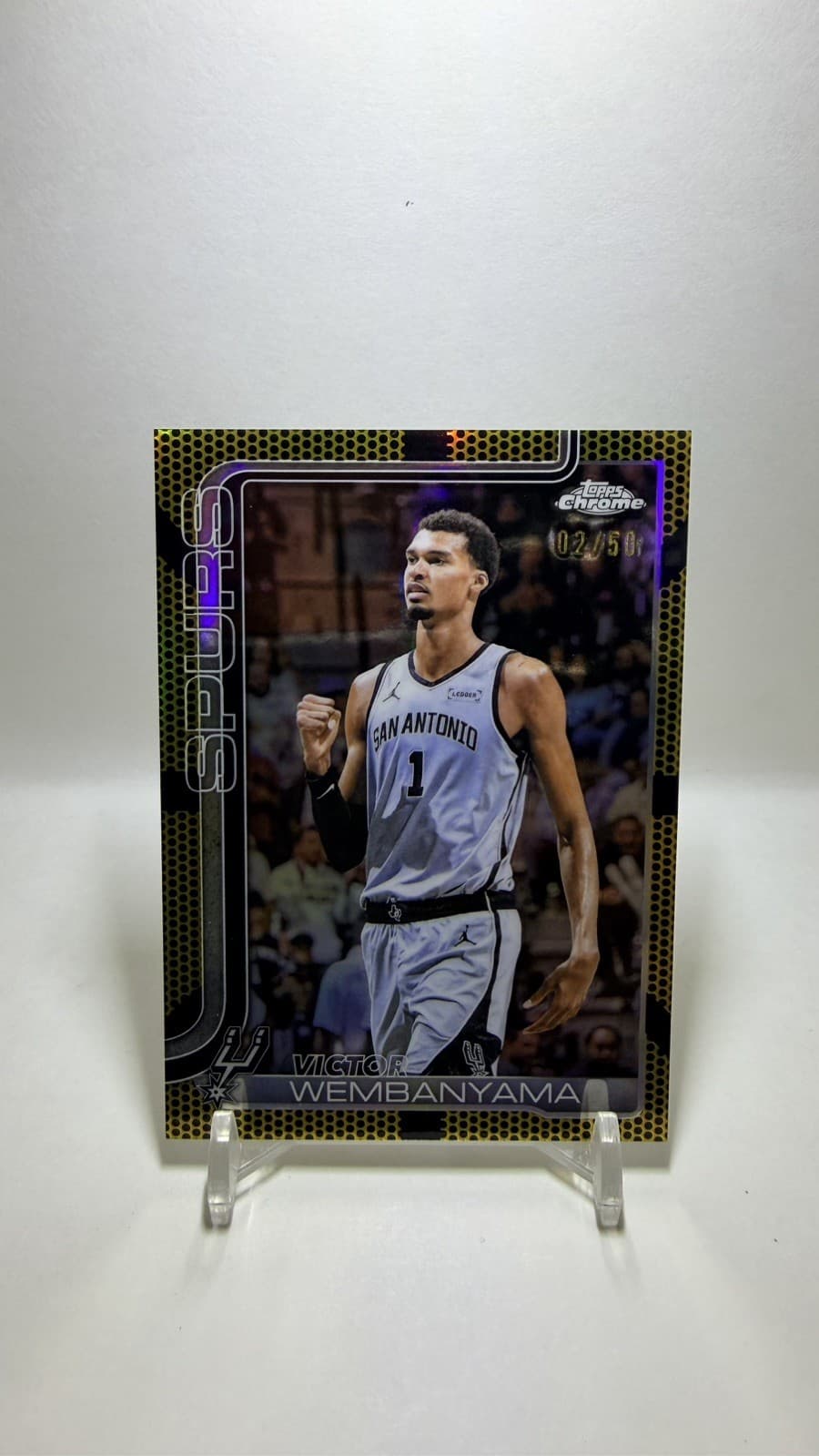 2025-26 Topps Chrome Update-Victor Wembanyama #221 Gold Basketball Refractor /50