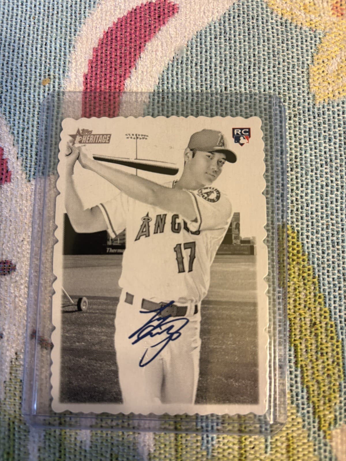 shohei ohtani 2018 Topps Heritage Rookie Deckle Edge Card