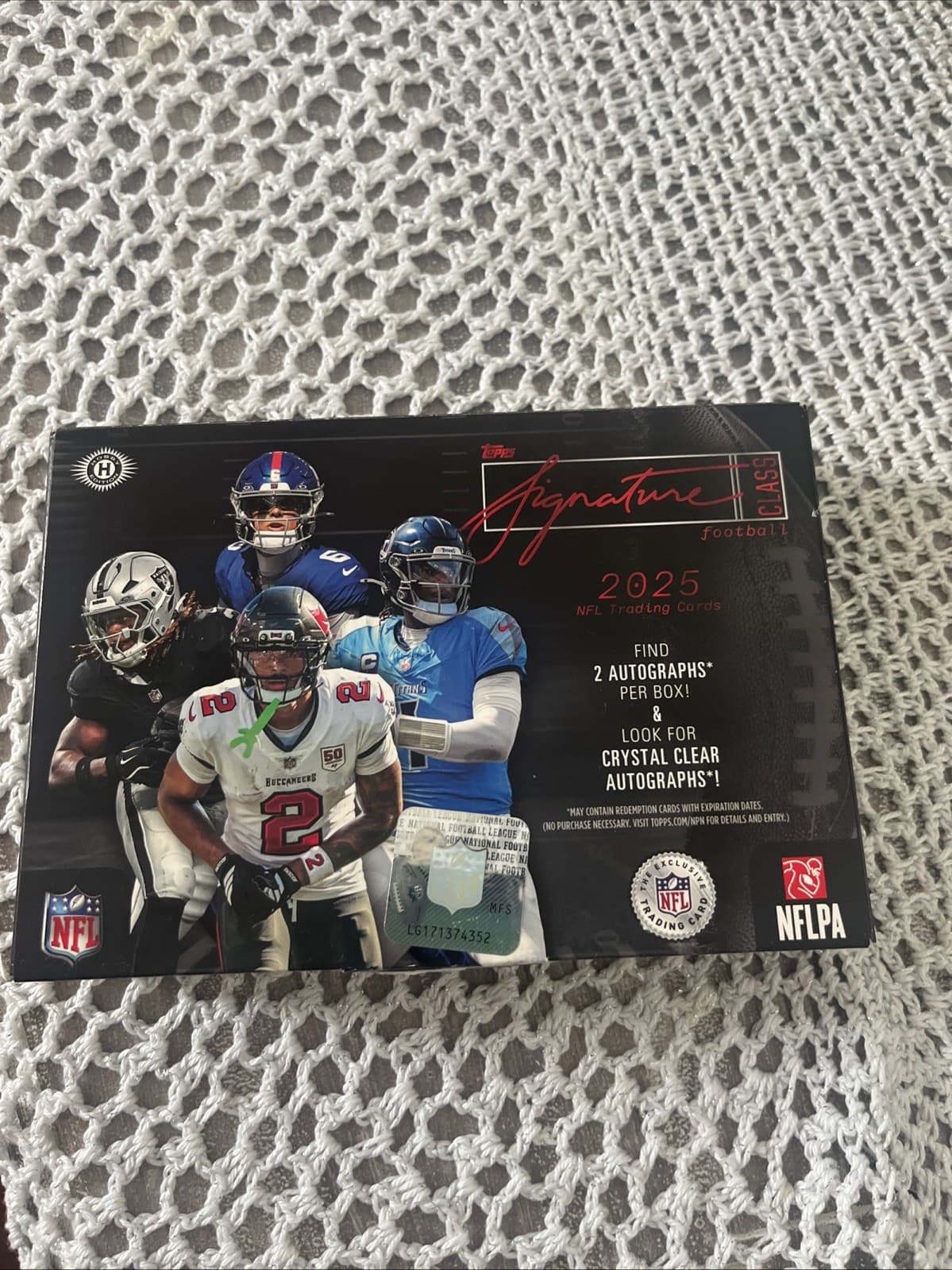 Topps 2025 Signature Class NFL Football hobby edition trading cards