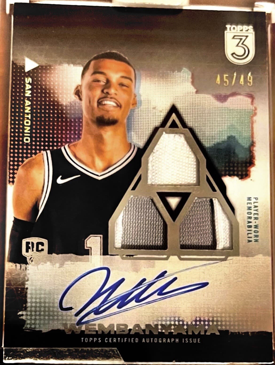 Topps 2024 Topps 3 Basketball Victor Wembanyama RC Patch Auto #101 45/49