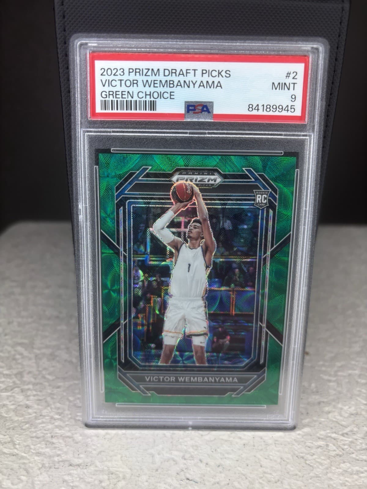 2023-2024 Prizm draft picks Victor Wembanyama rookie green choice /8 PSA 9