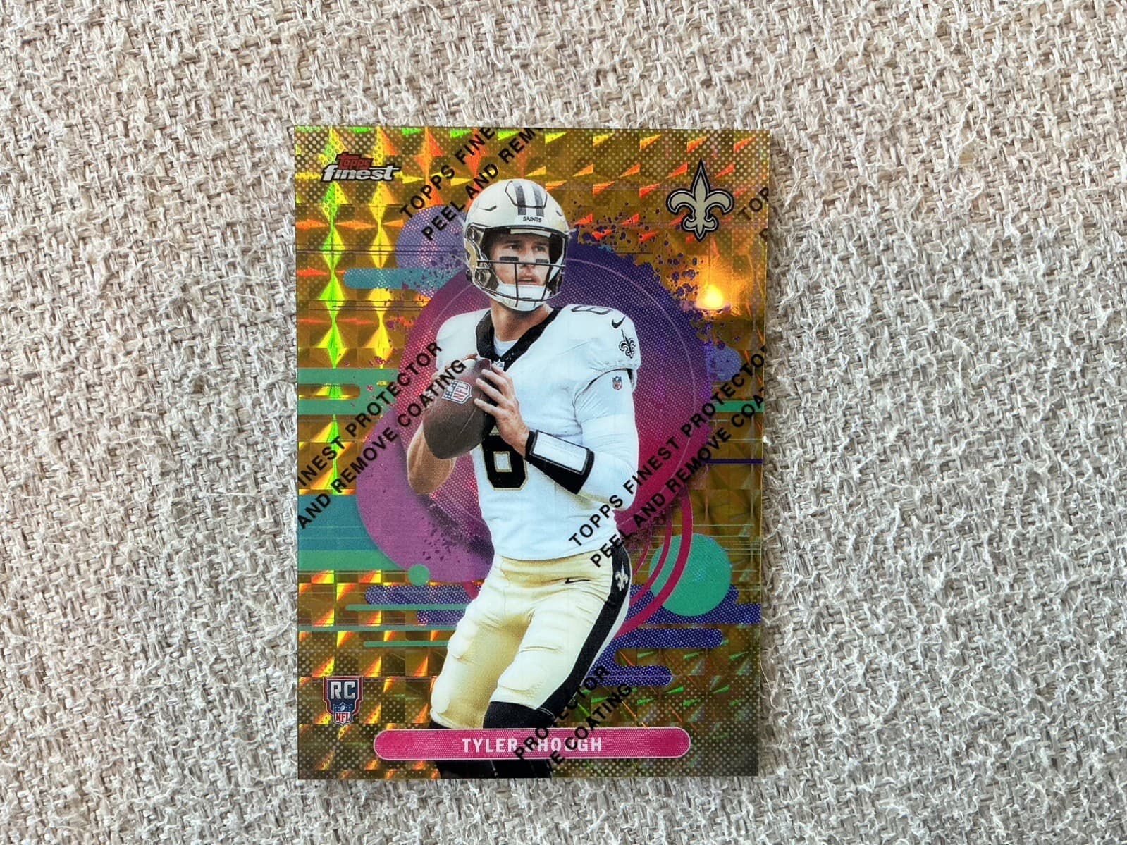 2025 Topps Finest Tyler Shough Gold Refractor Uncommon With Coating /25 RC