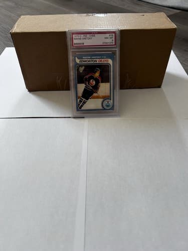 1979-80 O-Pee-Chee Wayne Gretzky RC PSA 8 #18 No Reserve