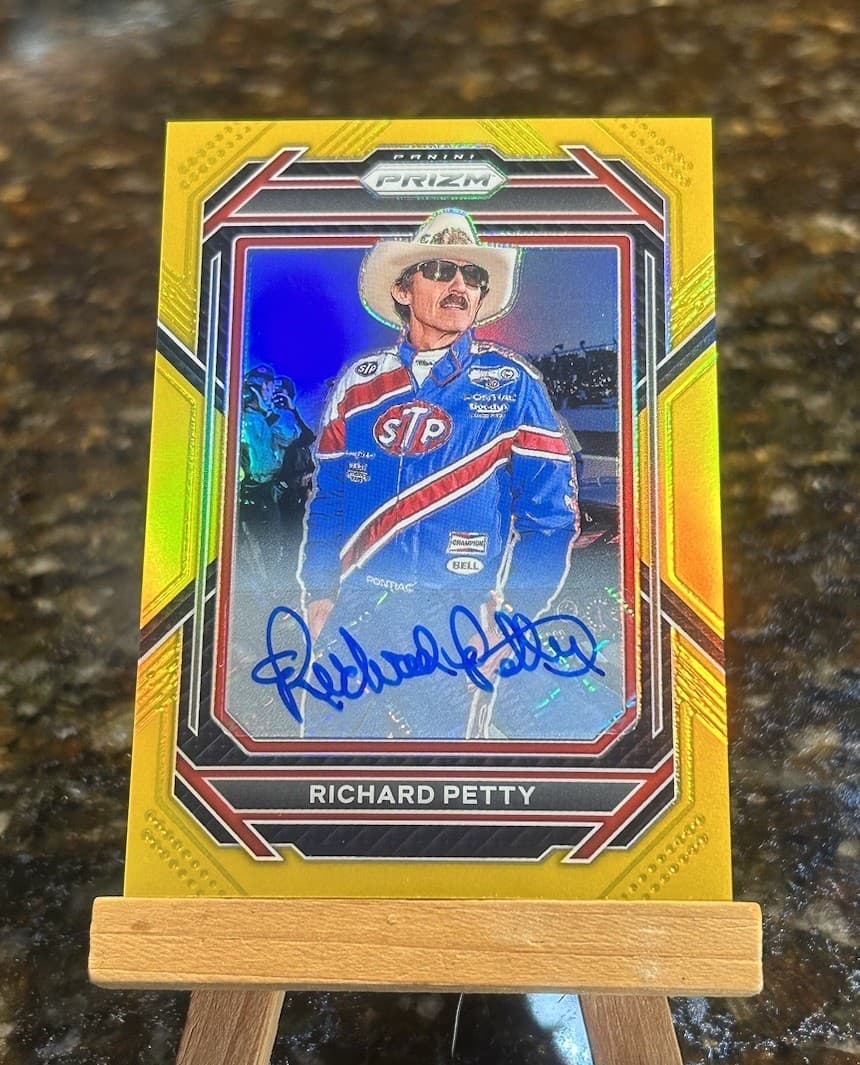 2023 Panini Prizm Racing Richard Petty True Gold Prizm Auto /10 SSP #16 NASCAR