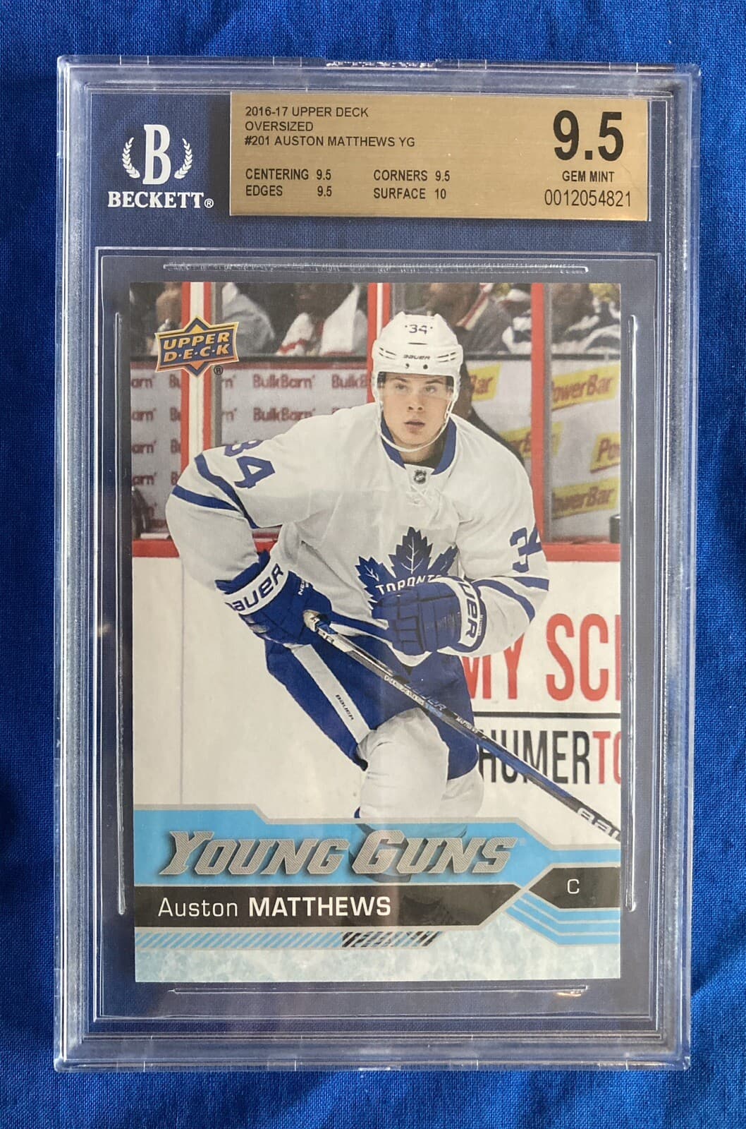 2016-17 auston matthews BGS 9.5 upper deck young guns jumbo oversized ROOKIE