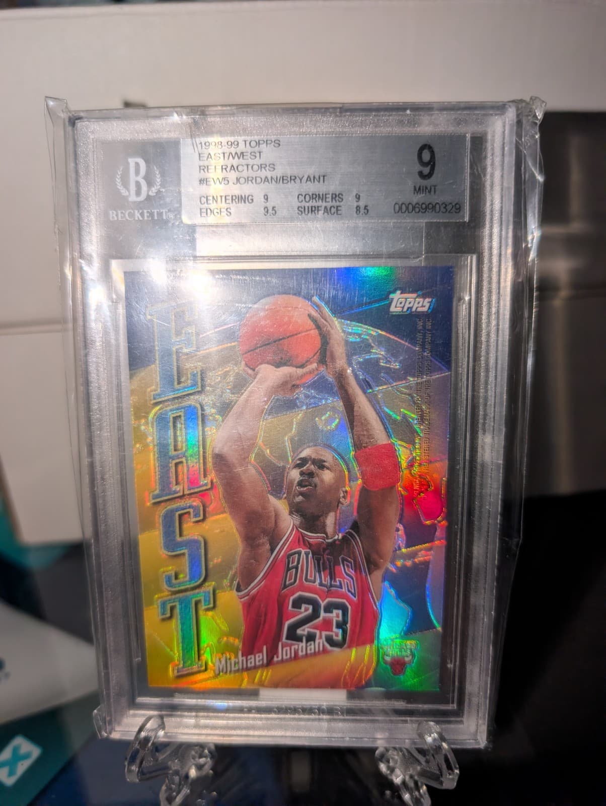 1998-99 Topps East/West Kobe Bryant, Michael Jordan #EW5 Refractor