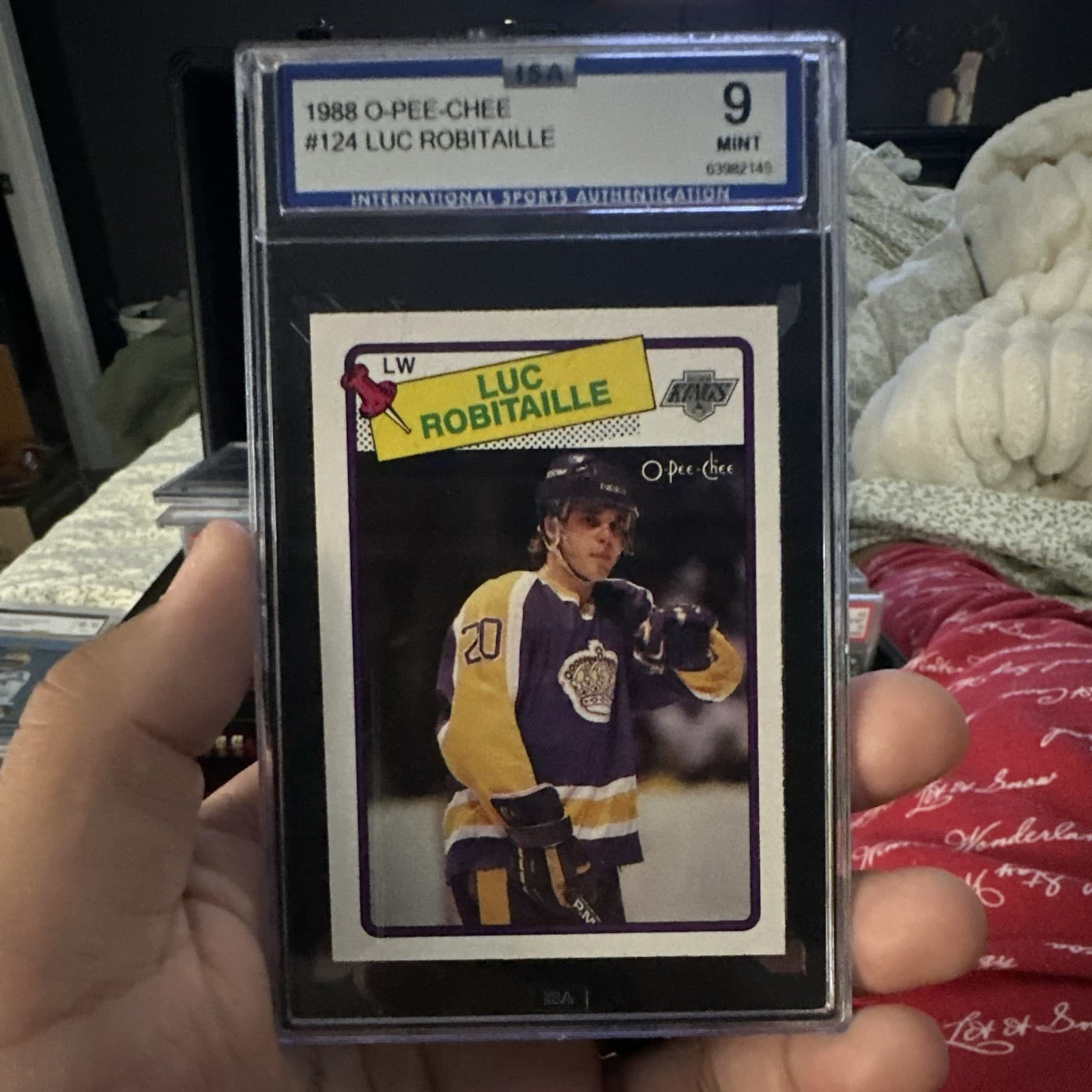 O-Pee-Chee 1988-89 Luc Robitaille #124 Kings Graded ISA 9 Mint Hockey