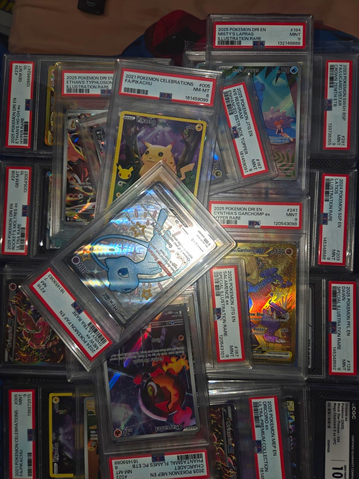 Pokemon TCG 17-Card Holo Lot English Celebrations/Black Star Pikachu Mew ex