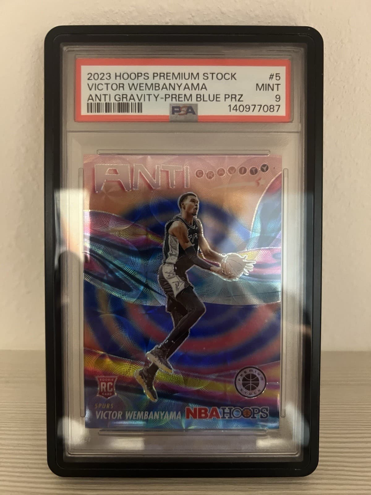 2023-24 Panini Nba Hoops - Anti-Gravity Victor Wembanyama #5 Blue Prizm /25 (RC)