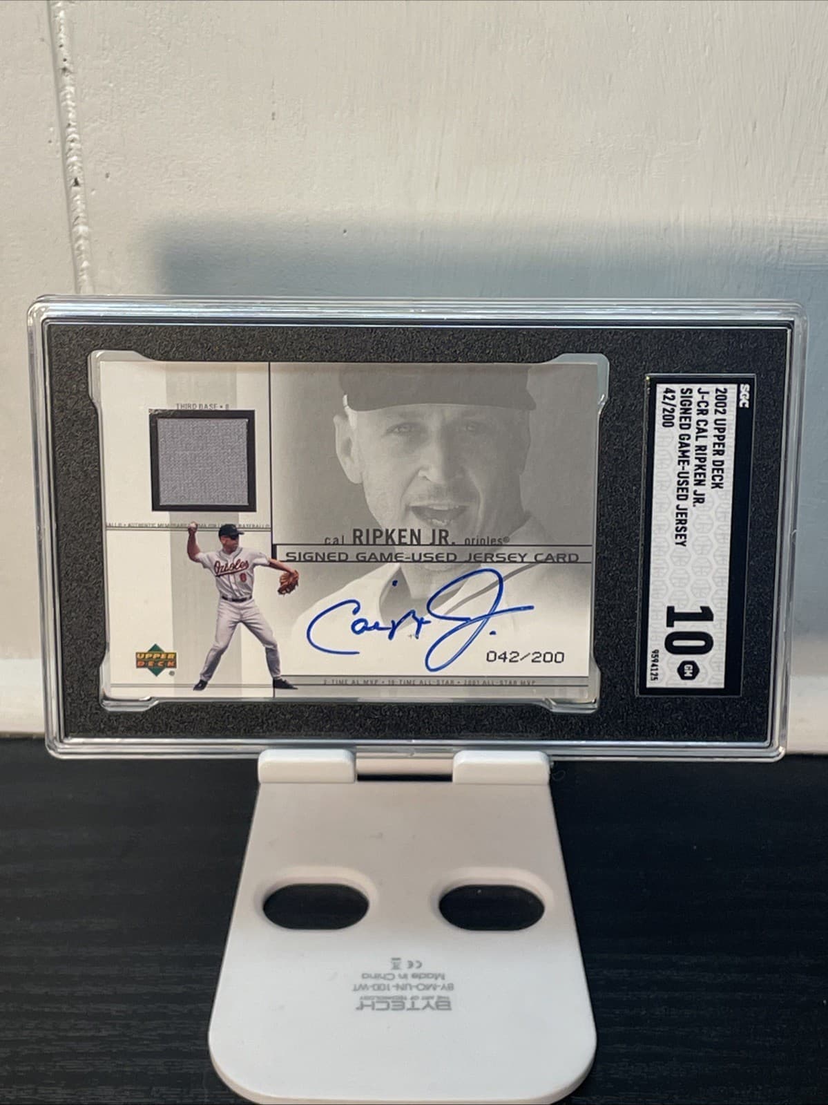 2002 Upper Deck Game-Used Signatures /200 Cal Ripken Jr #J-CR Auto SGC 10 Pop 1