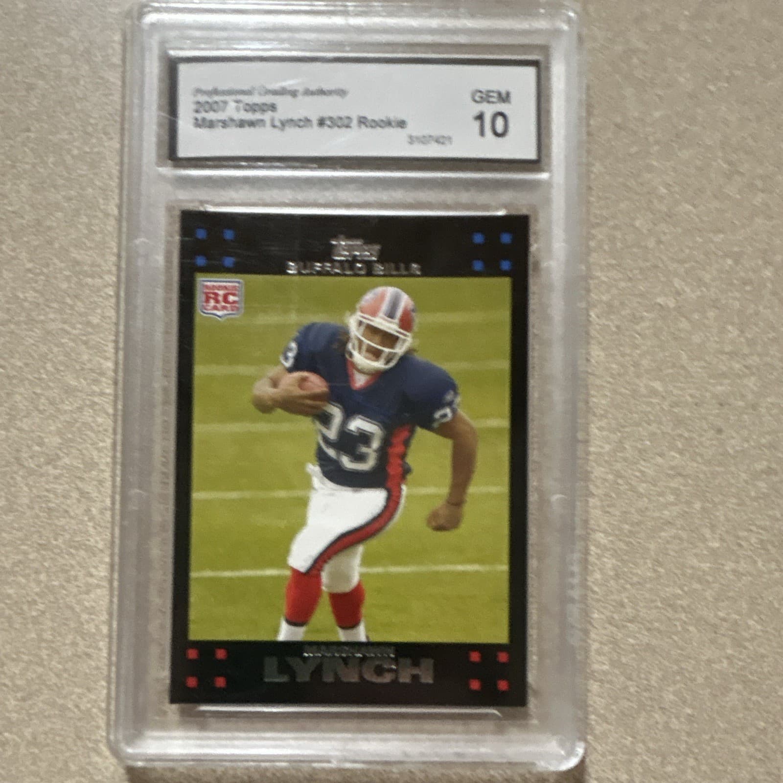 Topps 2007 Marshawn Lynch Rookie RC Buffalo Bills Football #302 PQA GEM 10