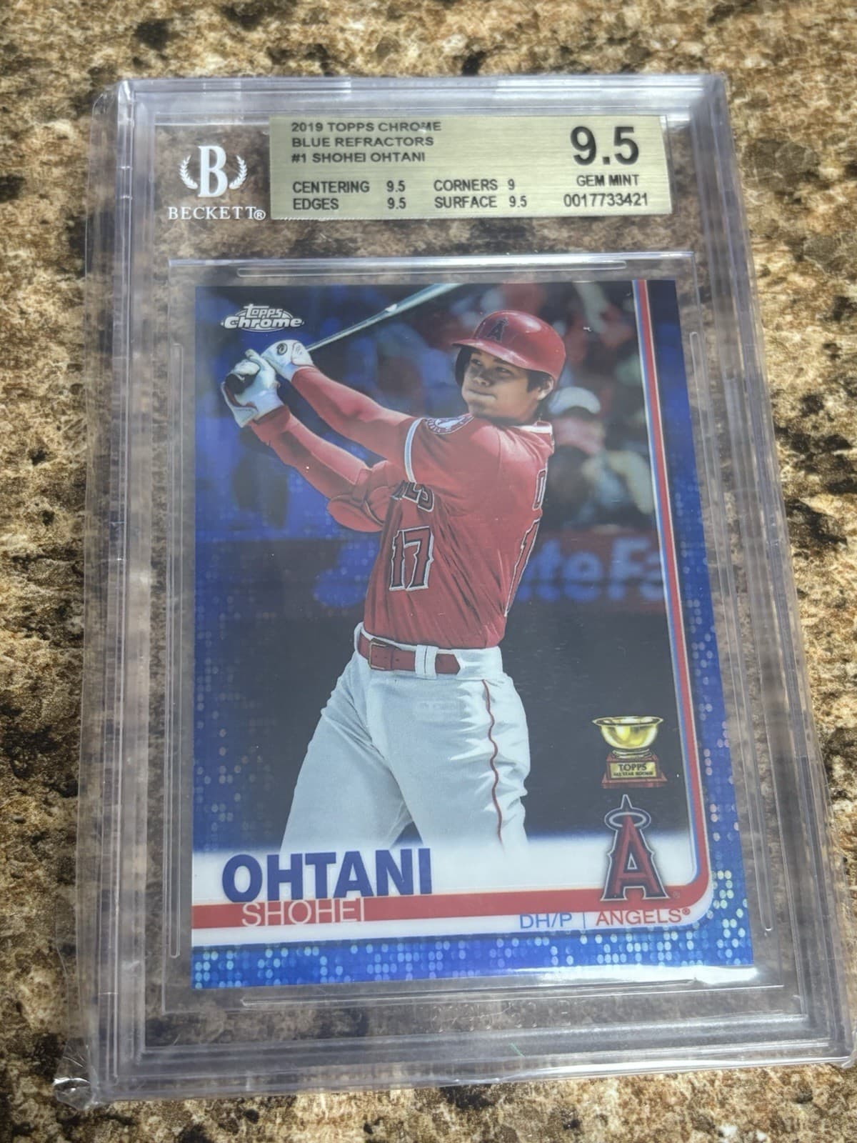 Topps 2019 Topps Chrome Shohei Ohtani #1 Blue Refractor Serial #/150