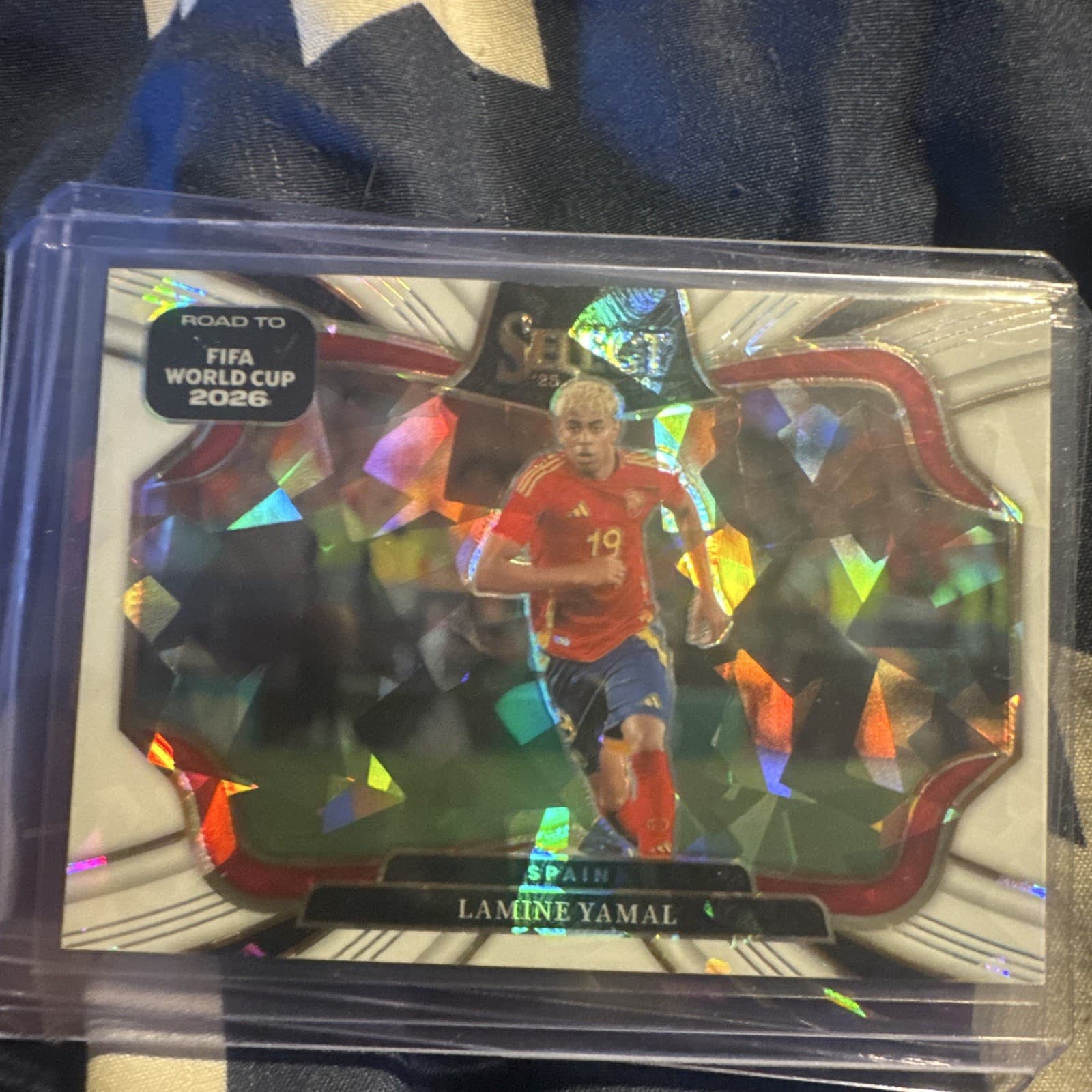 Select Lamine Yamal Spain Road to FIFA World Cup 2026 Cracked Ice Card