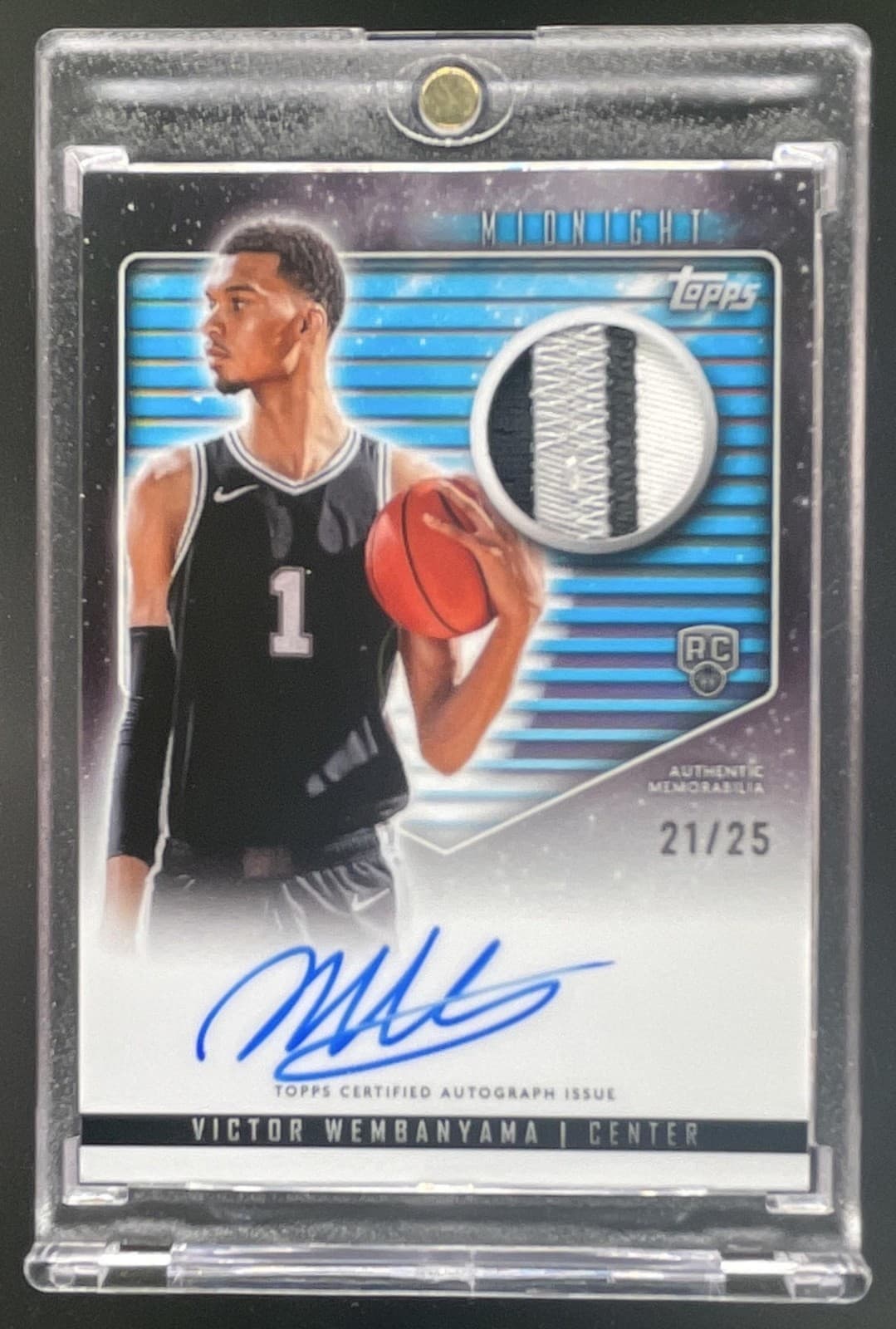 2023-24 Topps Midnight Victor Wembanyama Rookie Patch Auto Moonrise #/25