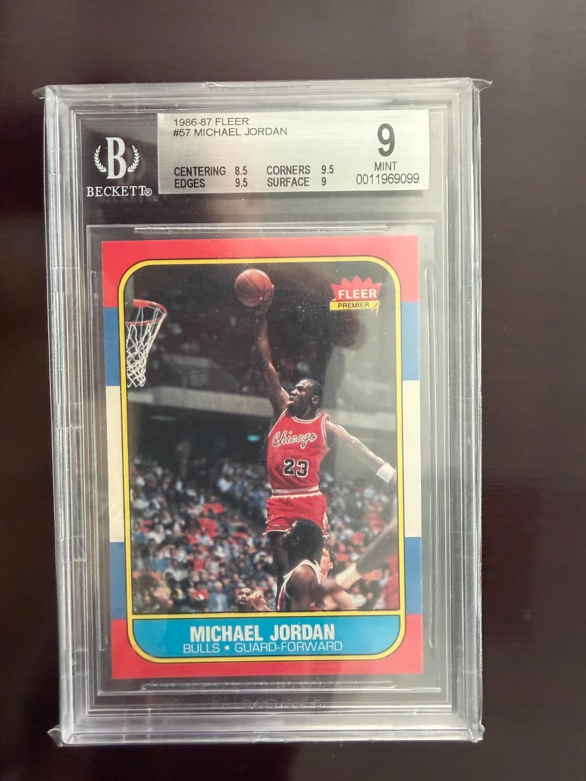 1986-87 Fleer - Michael Jordan #57 (RC)  Graded 9