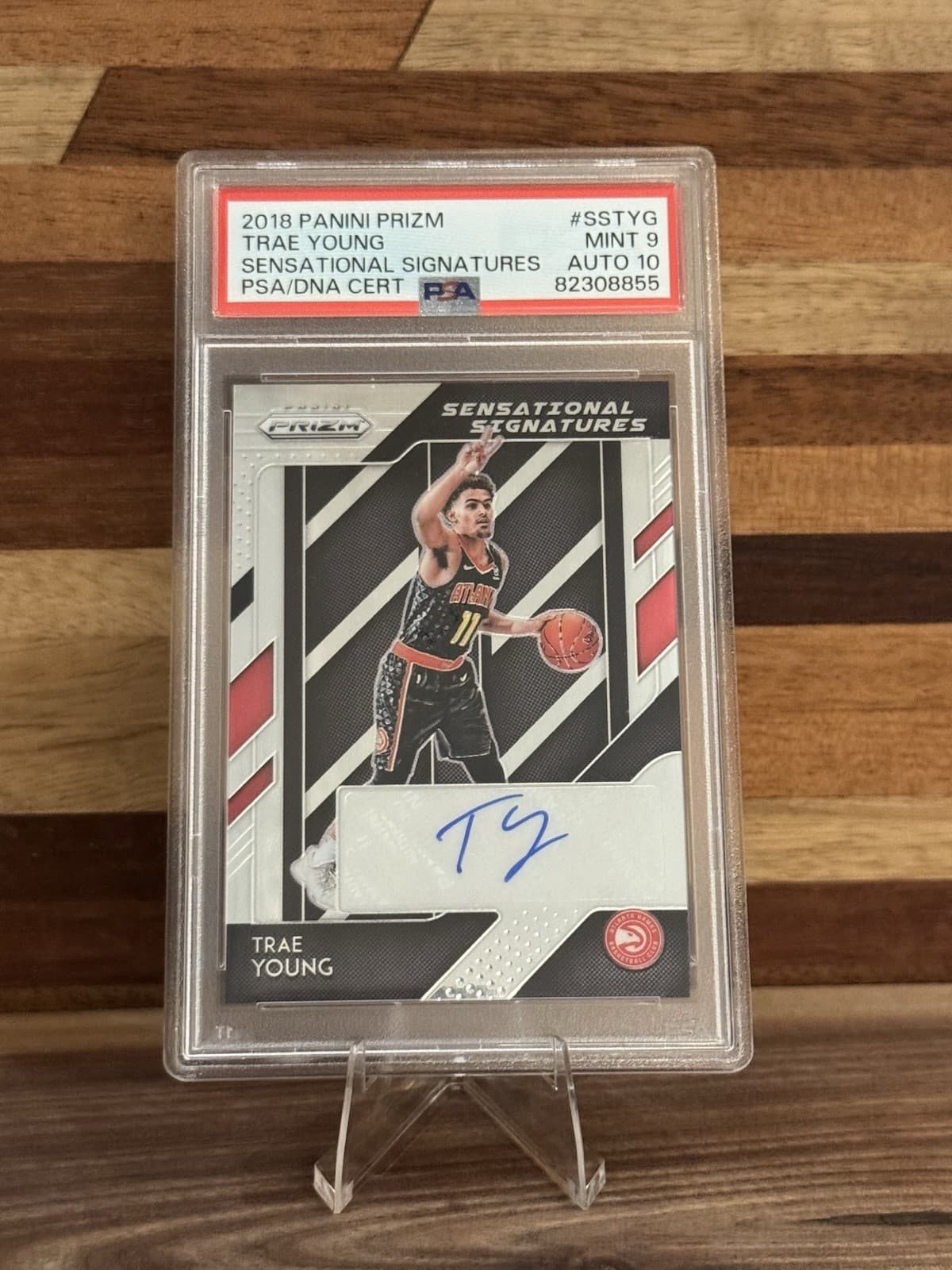 2018-19 Panini Prizm - Sensational Signatures Trae Young #SS-TYG (AU, RC)