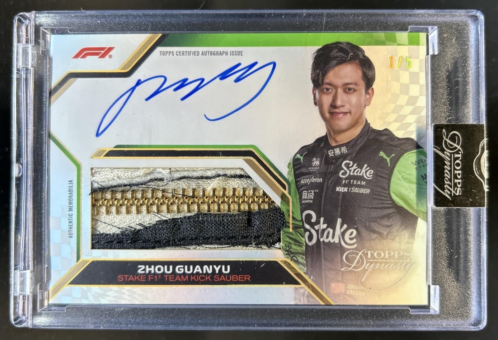 2024 Topps Dynasty F1 Zhou Guanyu Auto Autograph Flag Suit Zipper #/5