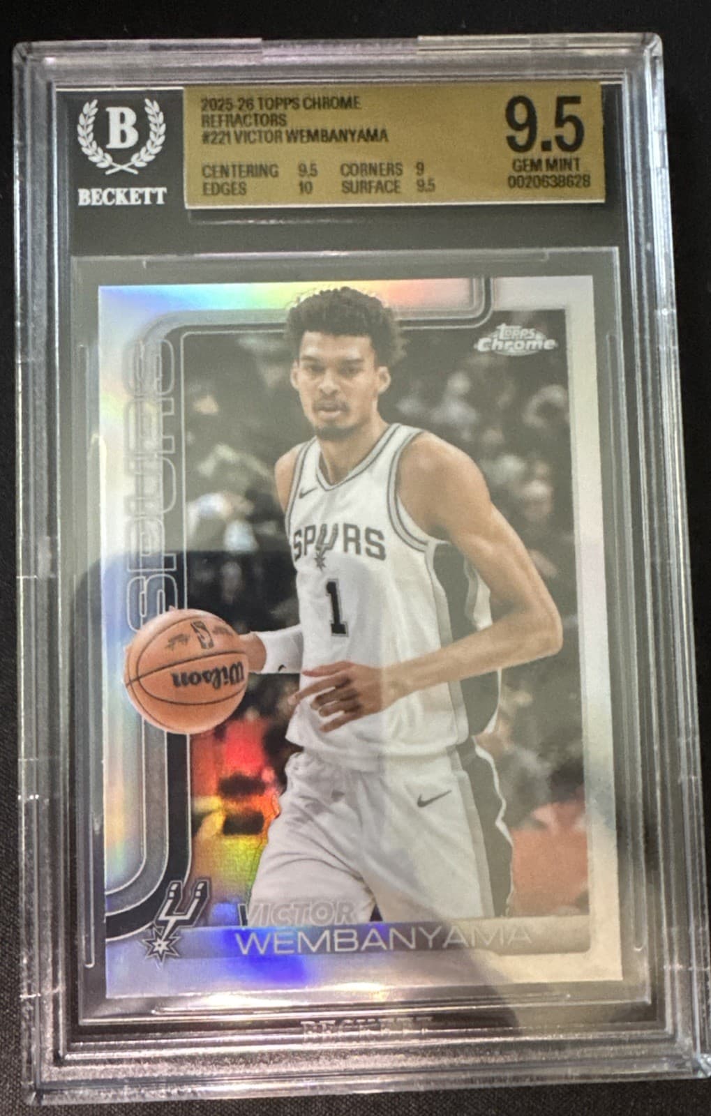 VICTOR WEMBANYAMA REFRACTORS BGS 9.5+ (10 Sub Grade) - 2025-26 TOPPS CHROME