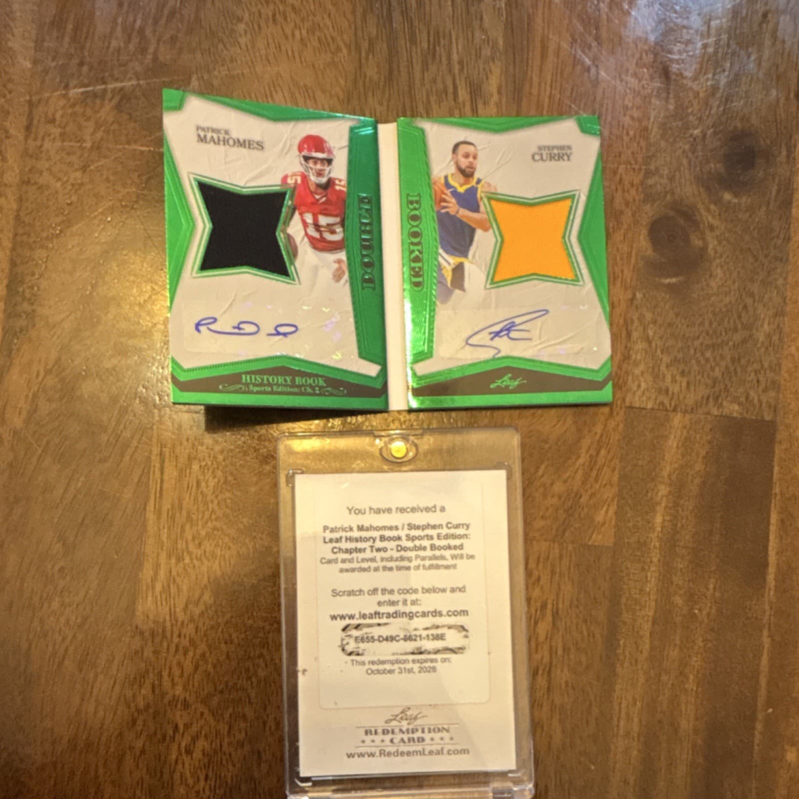 Leaf  Green Double Booked 1/1 Autograph Booklet Patrick Mahomes Stephen Curry