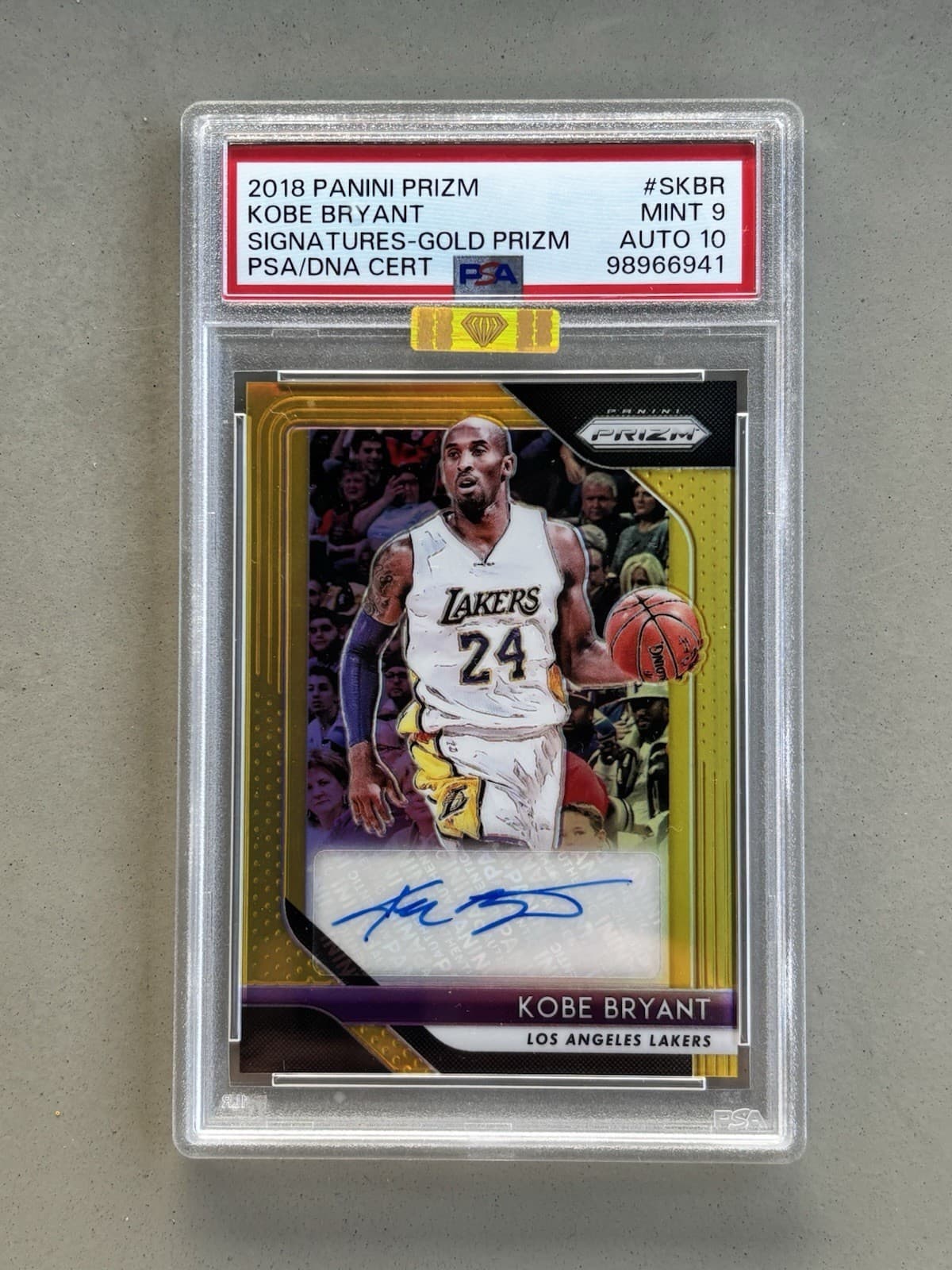 KOBE BRYANT 2018 PRIZM SIGNATURES GOLD PRIZM /10 AUTO PSA 9 / 10 / MBA GOLD CERT